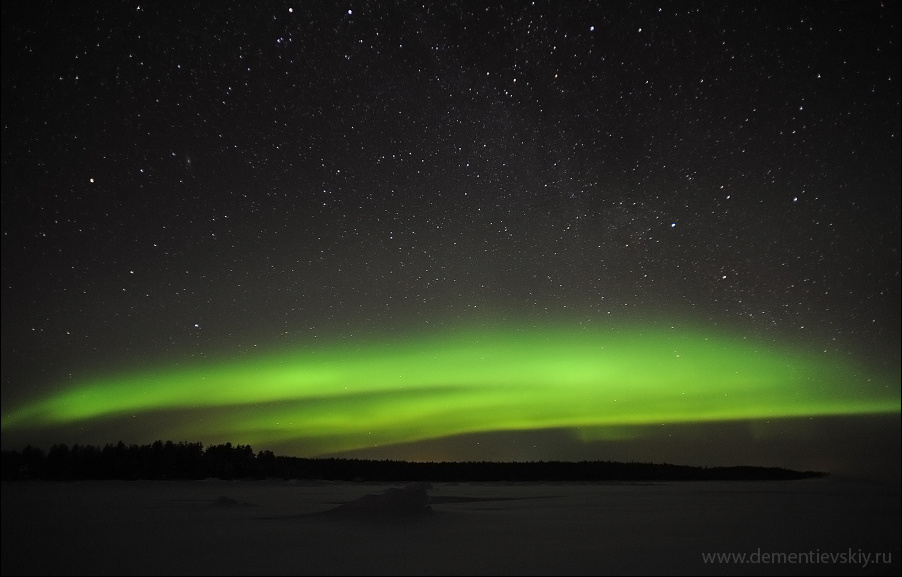 Автор и обладатель исключительных прав: Иван Дементиевский                                                      «Северное сияние на берегу Белого моря»