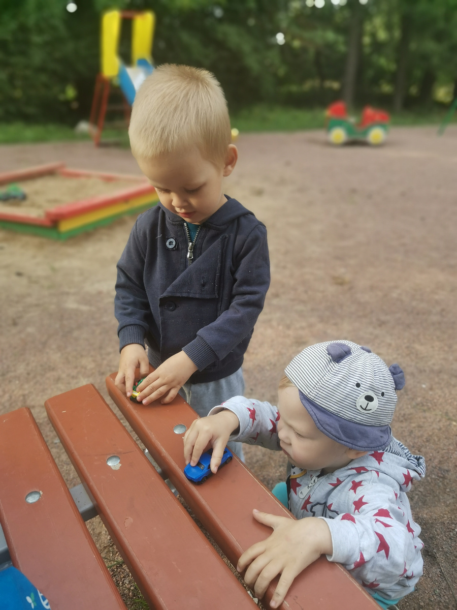 На площадке 