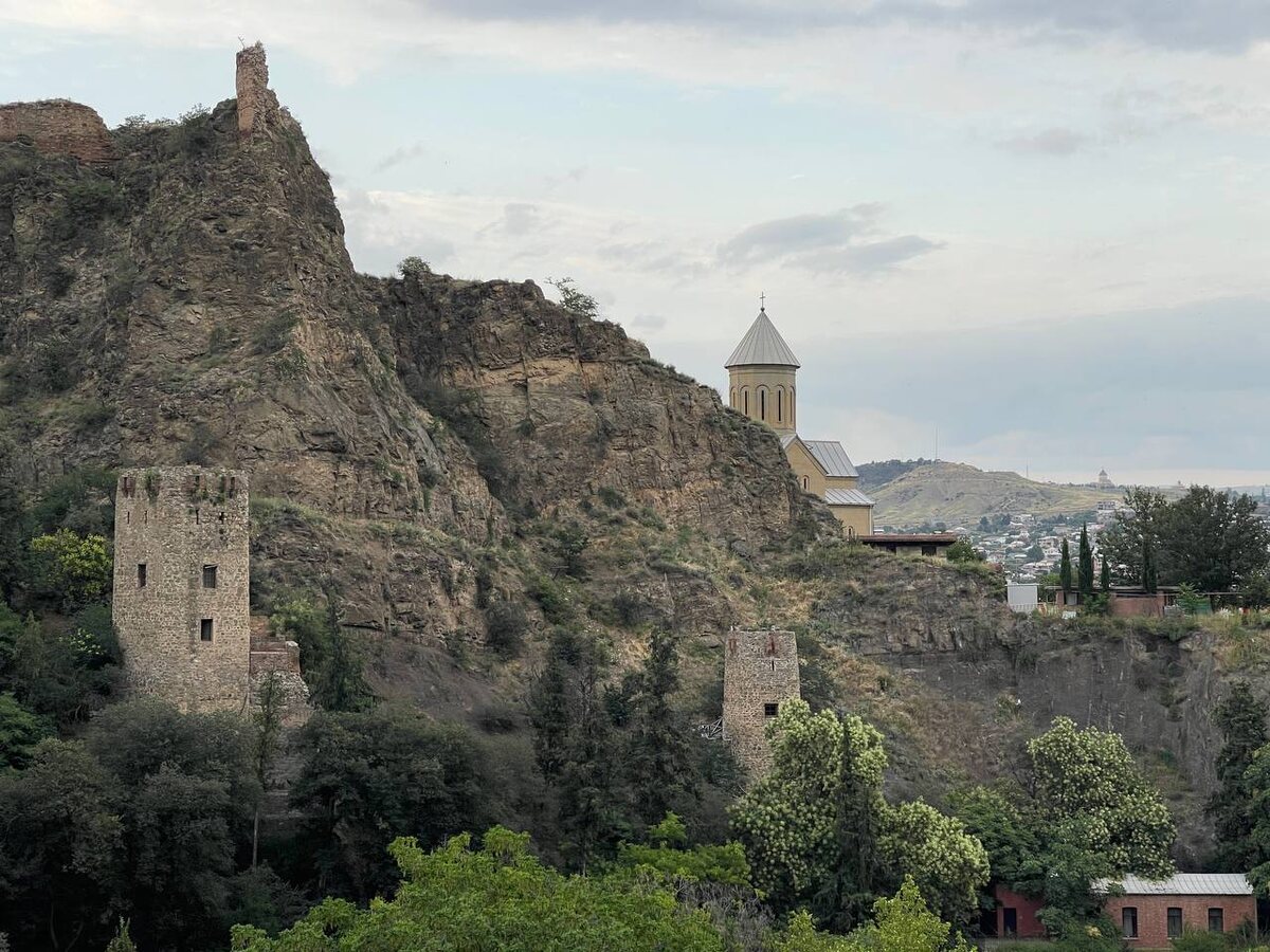 Вид на крепость Нарикала