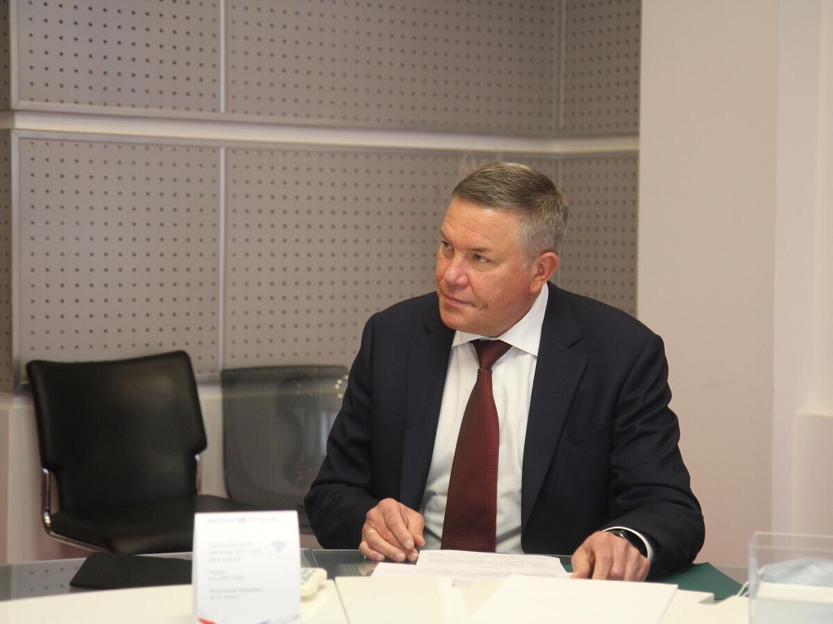    Губернатор Вологодской области Олег Кувшинников во время интервью© Фото : предоставлено пресс-службой губернатора Вологодской области