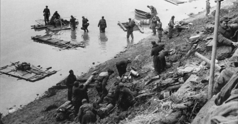 Хайлигенвальский котел, вообще я информацию копала насчет этого места, а нашла про танкистов.