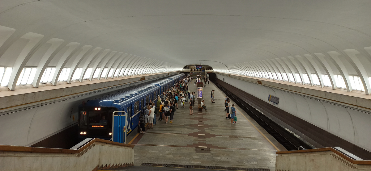 Станция метро "Восход". Листайте дальше
