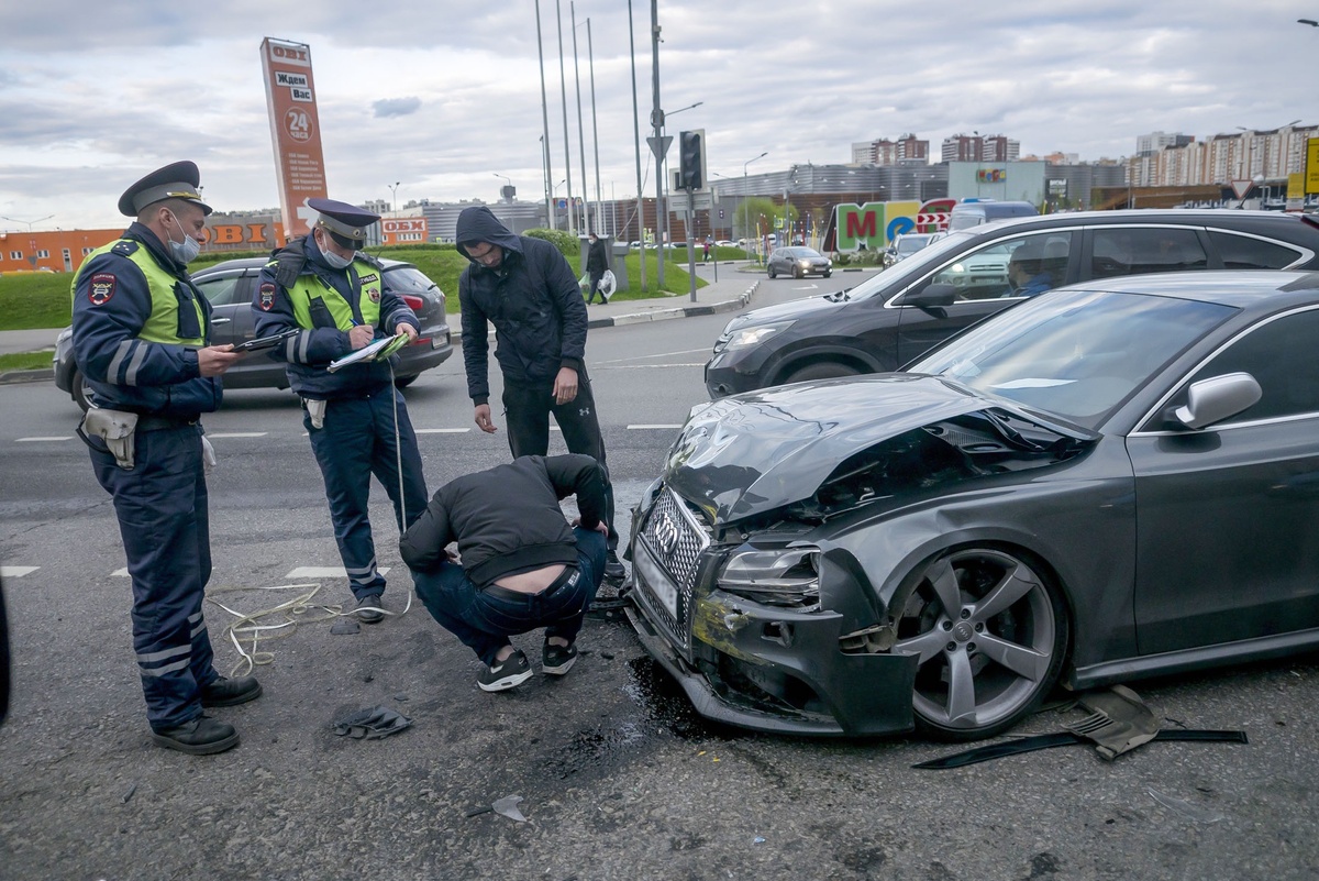    Водителя, столкнувшегося с нарушителем, не накажут. Но возможны проблемы со страховкой. / Сергей Михеев