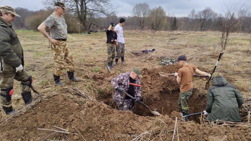 Участники поисковых отрядов ежегодно находят останки тысяч бойцов.