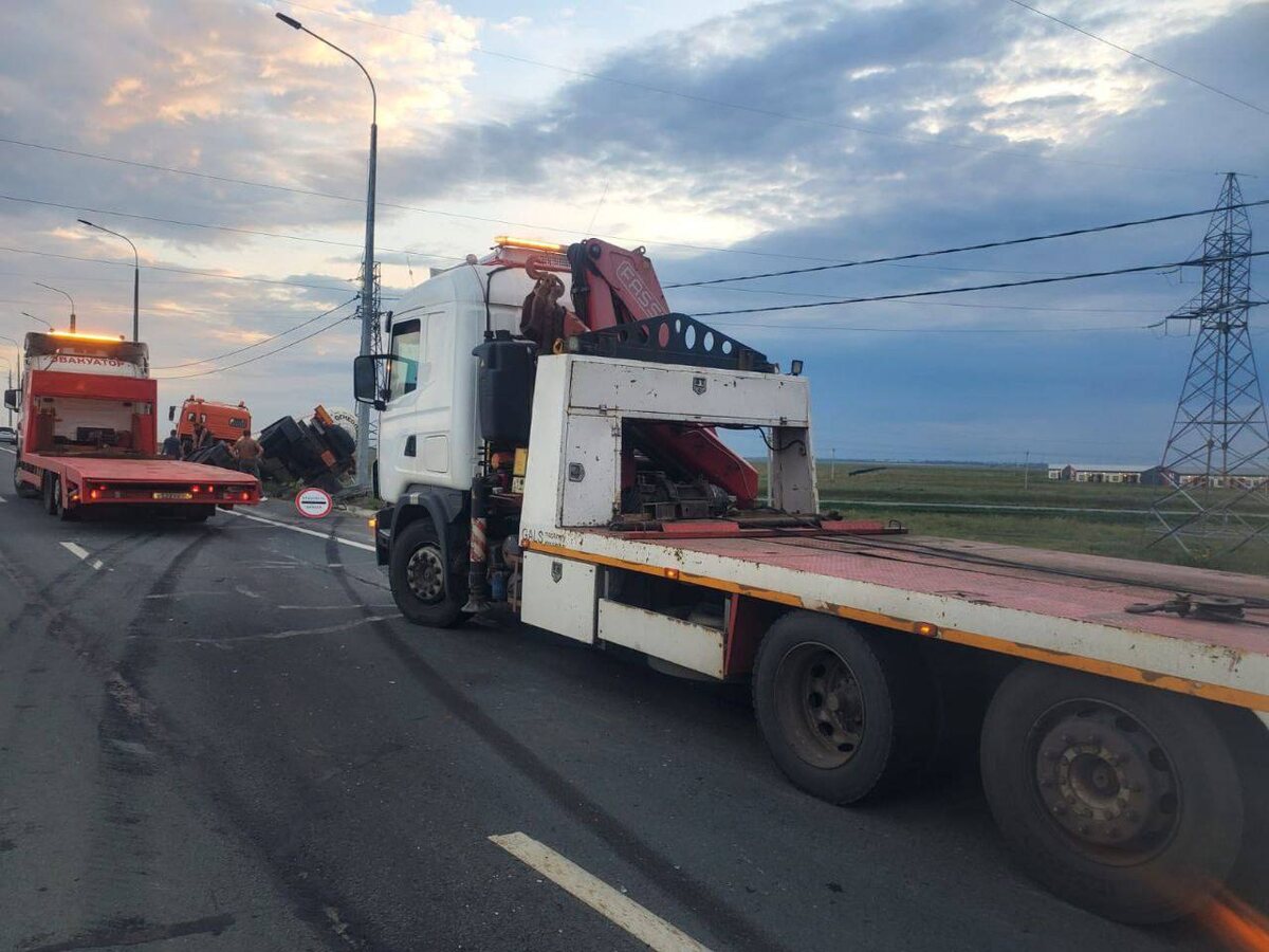    ДТП с 2 фурами. Из-за утечки газа из цистерны перекрывали участок трассы Казань-Оренбург Белов Михаил Александрович