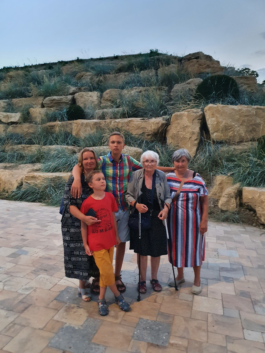 Парк в котором находится фонтан очень красивый