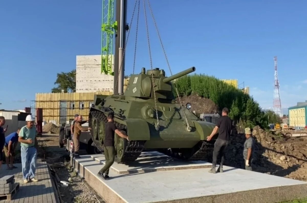    В Тюменской области установили танк времен Великой Отечественной войны