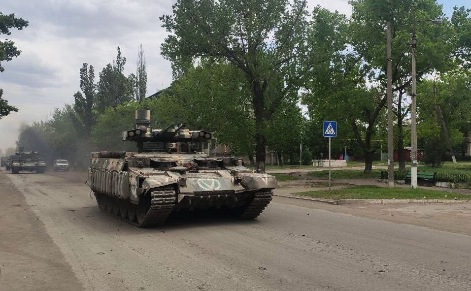 Колонна БМПТ под Северодонецком. Май 2022 года.                                                                                     Фото: Евгений Лисицын/ https://anna-news.info/