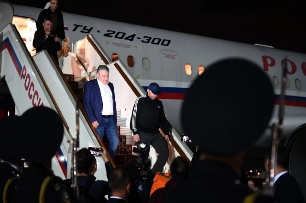    Разведчик Дульцев: Красикова на обмен вели в шлеме и цветных штанах
