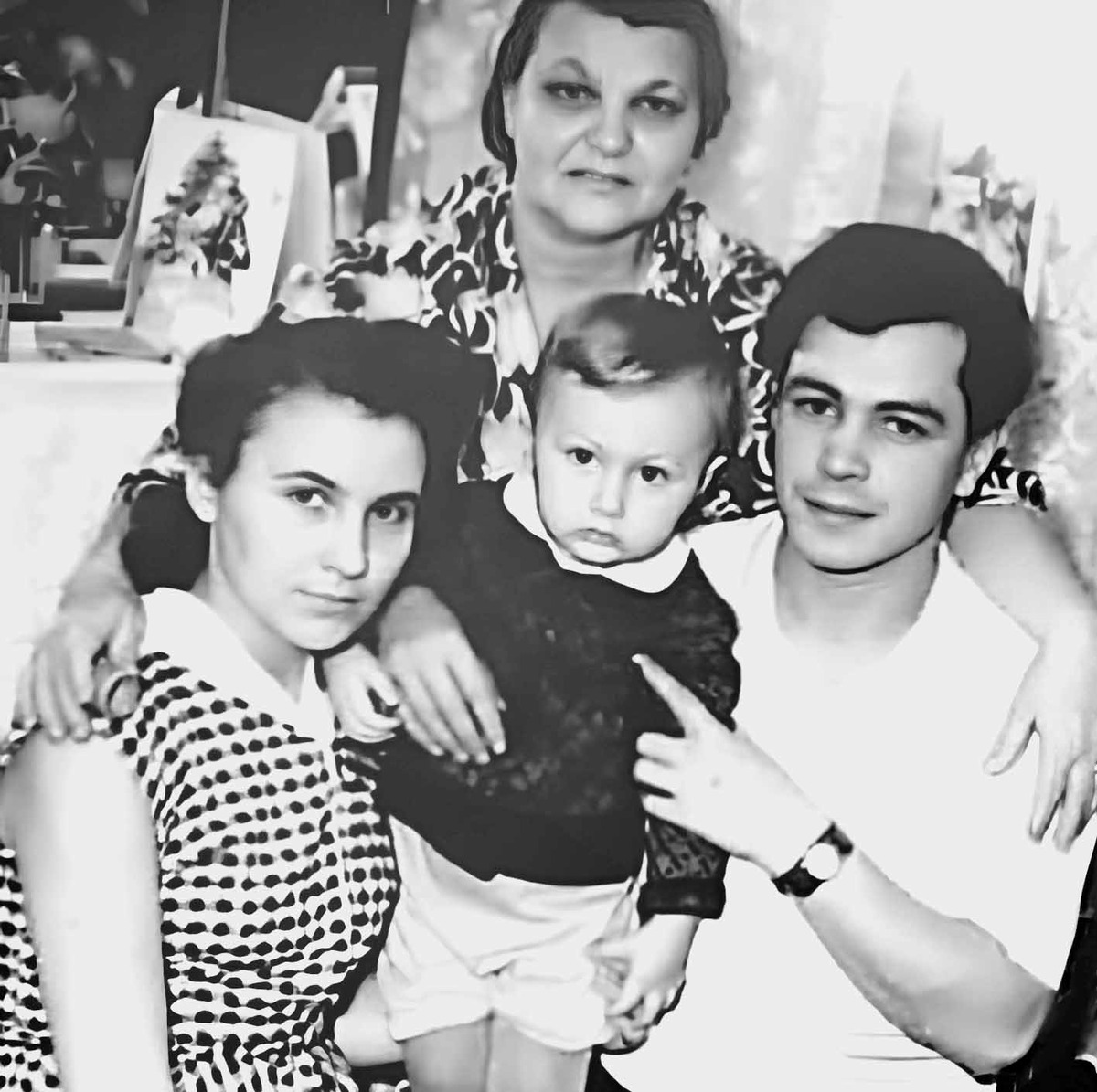 Будущий композитор в руках состоявшегося поэта.