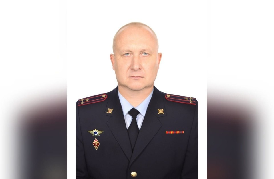    Бугров Максим Сергеевич начал служить в полиции с февраля 2006 года пресс-службы ГУ МВД по Алтайскому краю