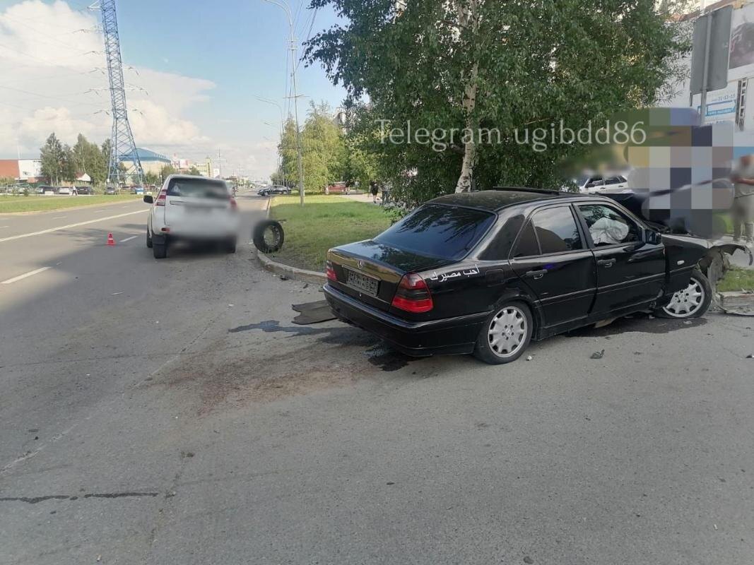     ДТП с двумя пострадавшими спровоцировал сургутянин