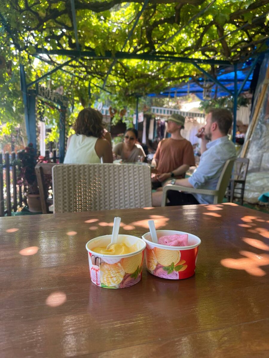 Прогулка на яхте на остров Кекова. Всегда беру экскурсии с иностранцами. Очень дружелюбная атмосфера и новые интересные знакомства. 