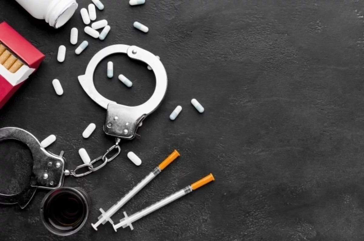    72 уголовных дела возбуждено в Омске на 19-летнего наркокурьера