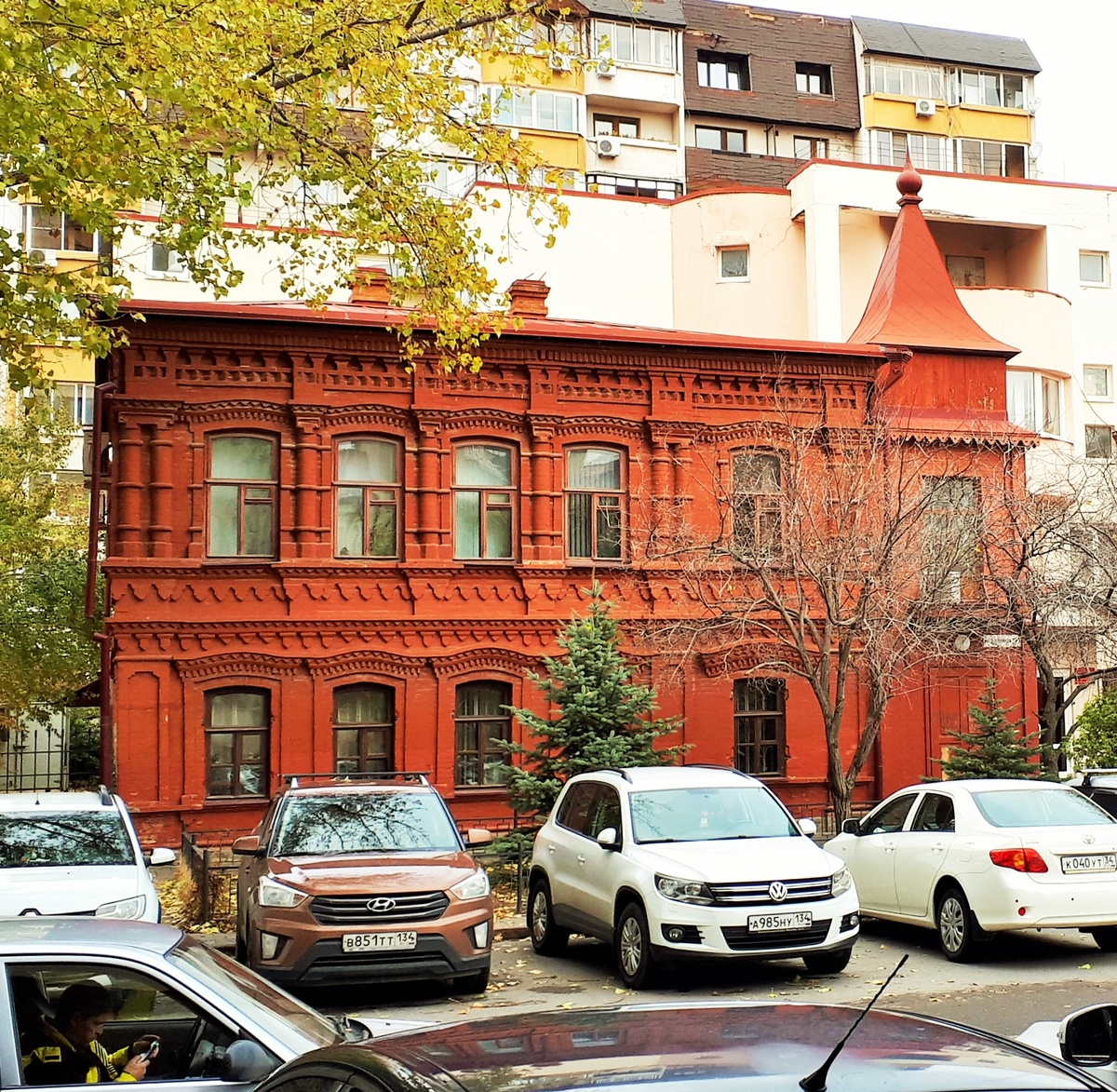 Город Волгоград, ул. Ковровская улица, 16А. Жилой дом инженера Е.В. Снегирёва. Фото автора 