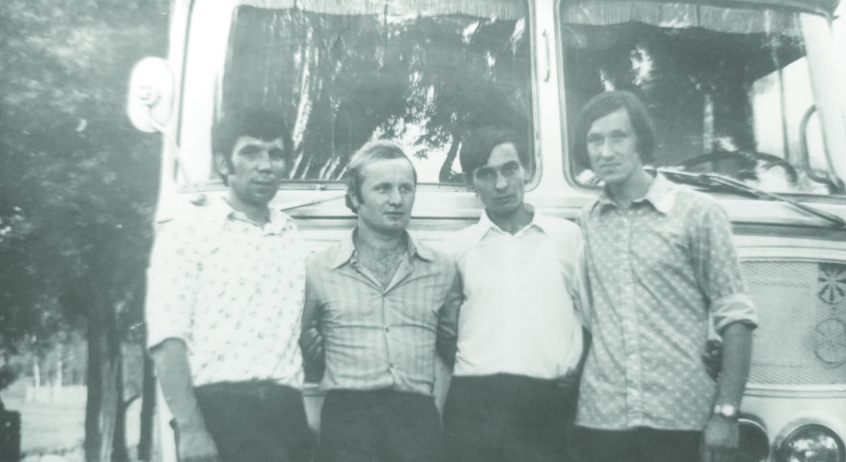 Основатель династии Александр Васильев крайний справа 