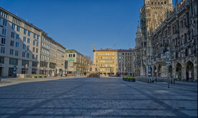 Кадры города с опустевшими улицами