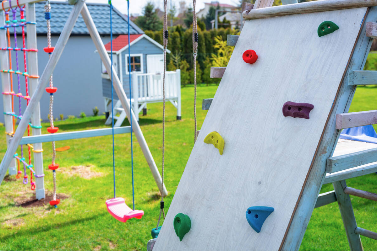 Добро пожаловать на детскую площадку — место, где каждый шаг становится приключением, а каждая игра — сказкой!-3