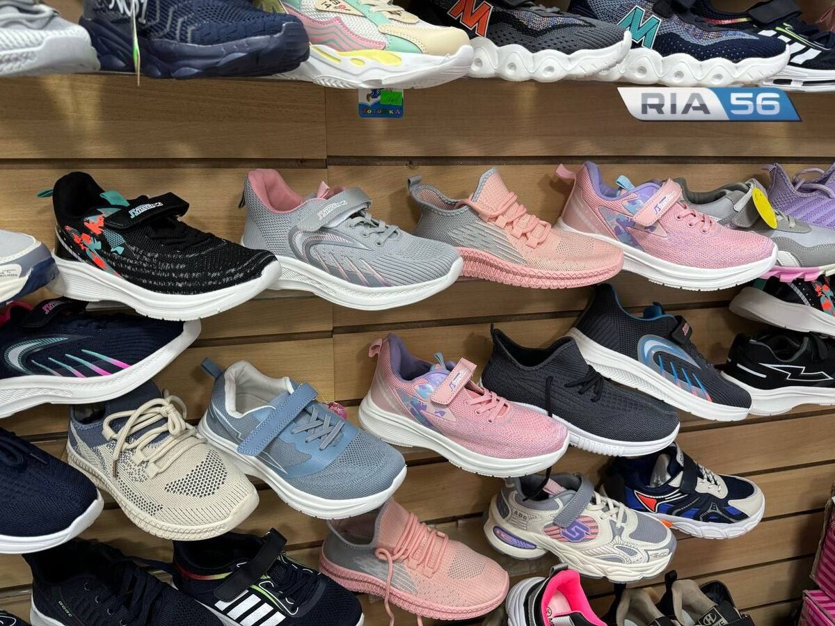  📷    Собираем юных оренбуржцев в школу. Часть 2 — обувь и рюкзак Андрей Севостьянов