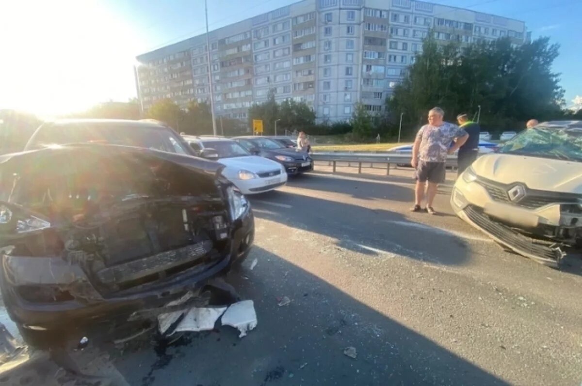    В массовом ДТП на улице Бирюзова в Рязани пострадали 2 человека