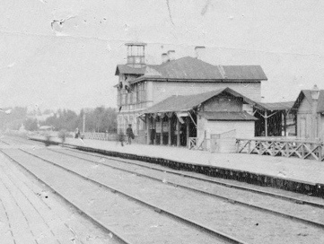 Первое здание вокзала Озерки