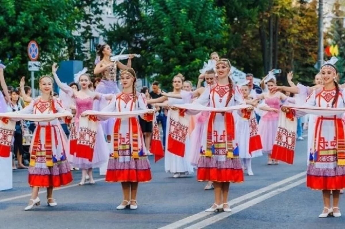    Столица республики в ожидании праздника.