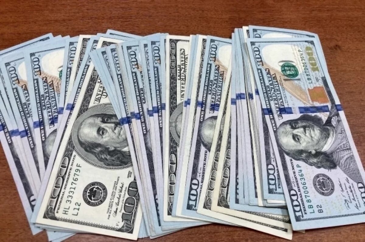    В Коми полицейские раскрыли кражу 13 тысяч долларов США