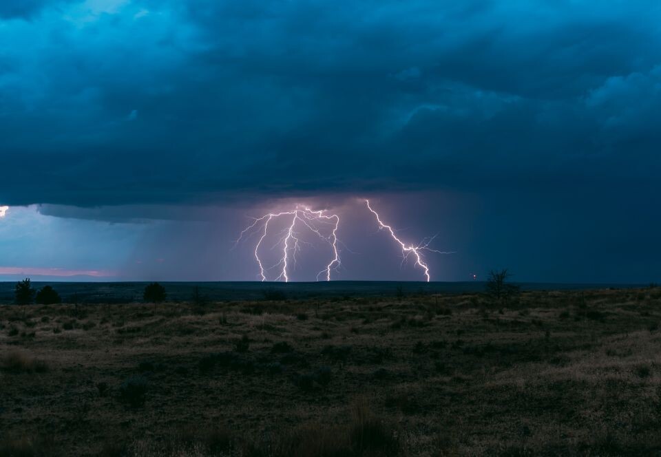    Гроза. Опасность. Плохая погода. Источник: Unsplash.com