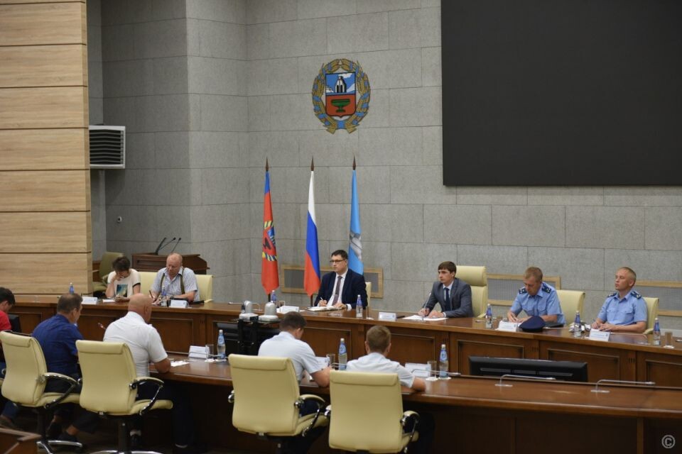    Рабочая встреча. Источник: пресс-служба администрации Барнаула