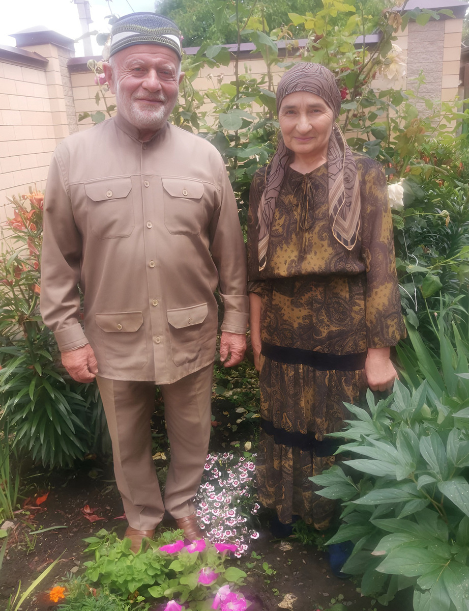 Анзор-хаджи и Светлана Кипкеевы год назад отметили золотую свадьбу. Фото автора.