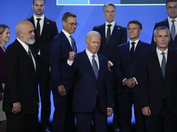    © AP Photo / Mark Schiefelbein