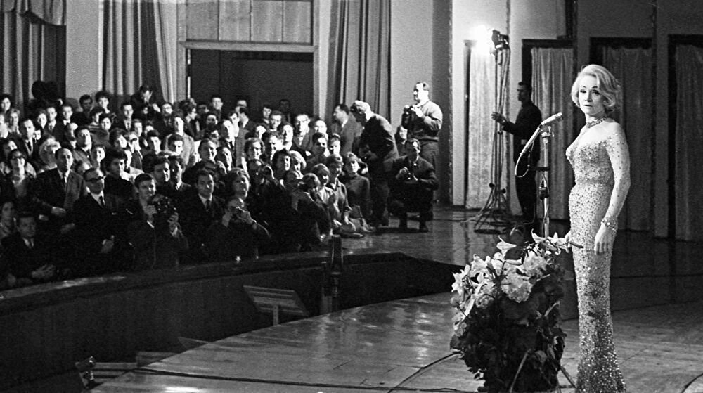Марлен Дитрих на концерте в Московском театре эстрады в 1964 году.
