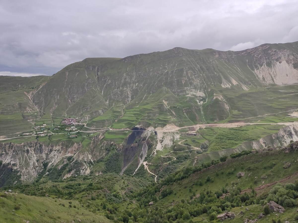 Здесь тоже есть связь)