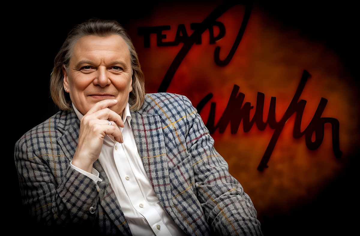 Юрий Борисович Васильев - народный артист России, заслуженный деятель искусств Республики Крым, председатель жюри Международного фестиваля античных искусств "Боспорские агоны", ведущий актёр Московского академического театра сатиры.