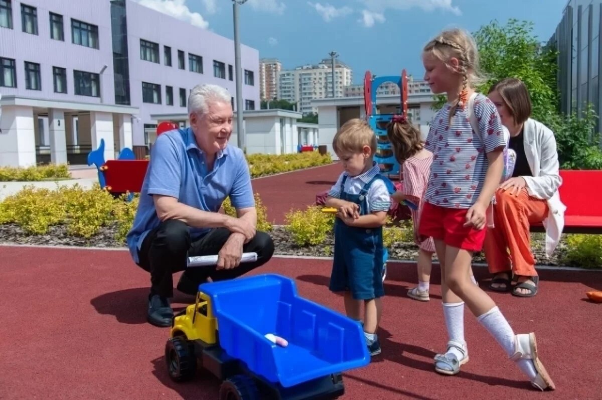   Собянин увеличил нормативы финансирования школ и детских садов