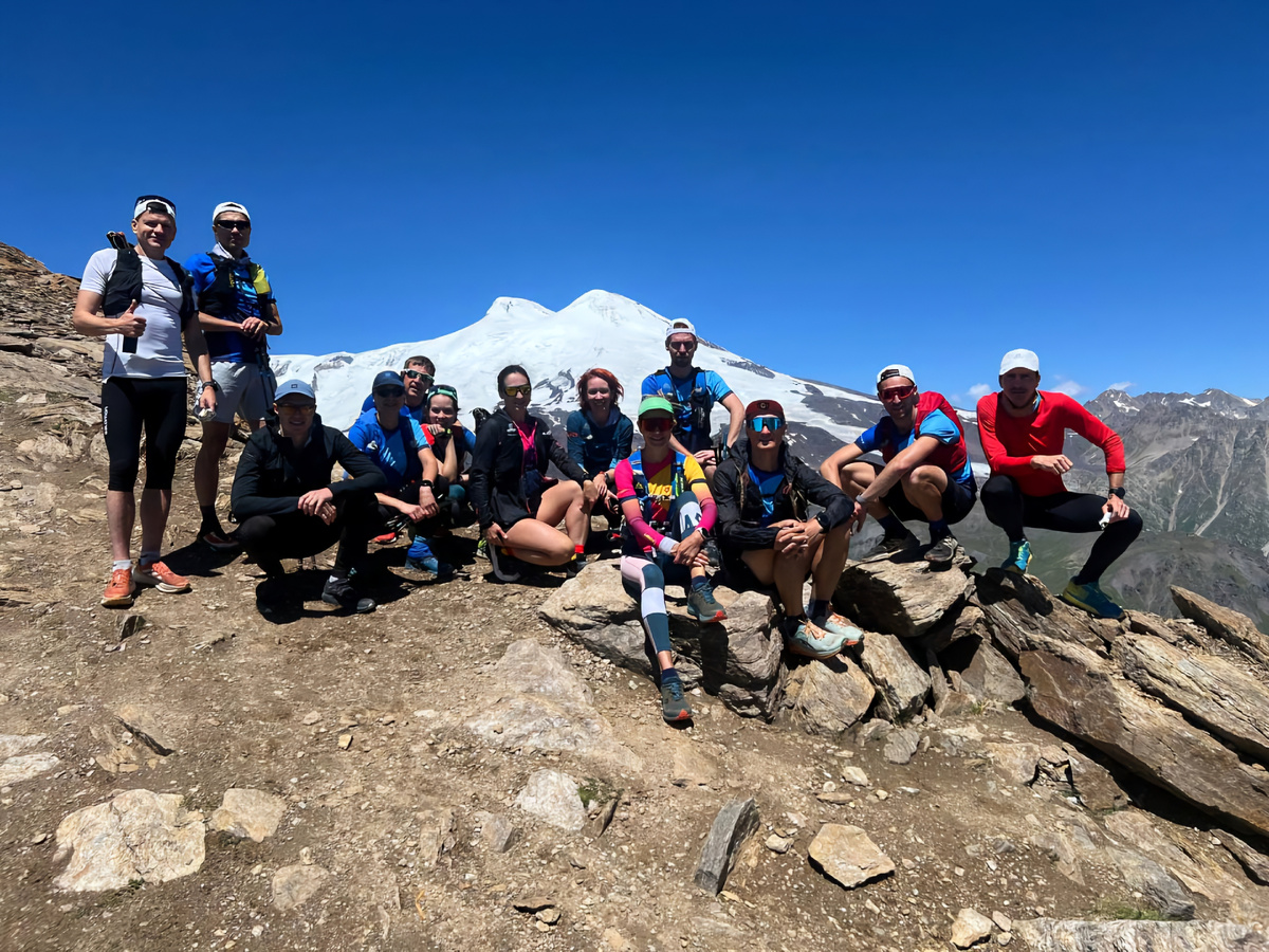 С командой Яспорт на вершине Чегета