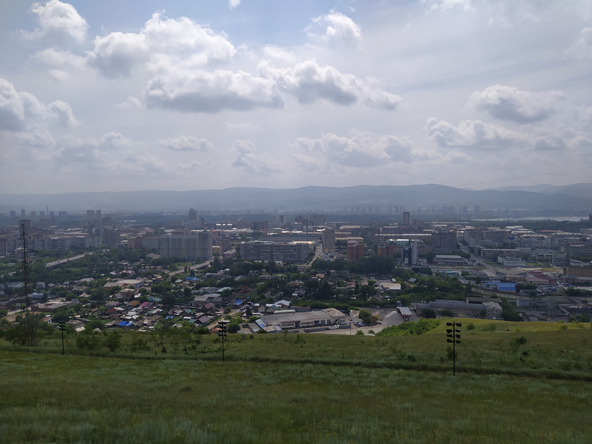 В тот день над Красноярском была только легкая дымка