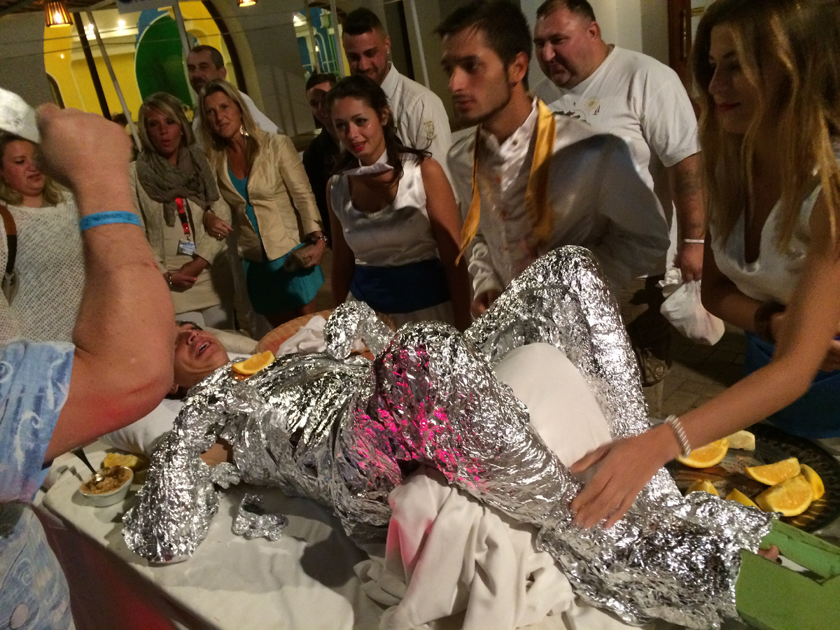 Развлечения гостей в Domina Coral Bay. Голь на выдумку хитра