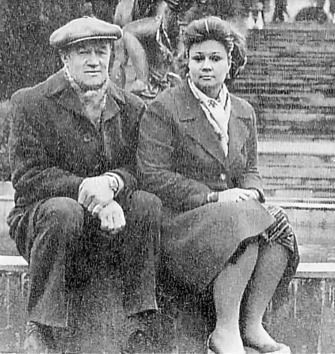 Фото с яндекс.картинки (В.Бобров с супругой)