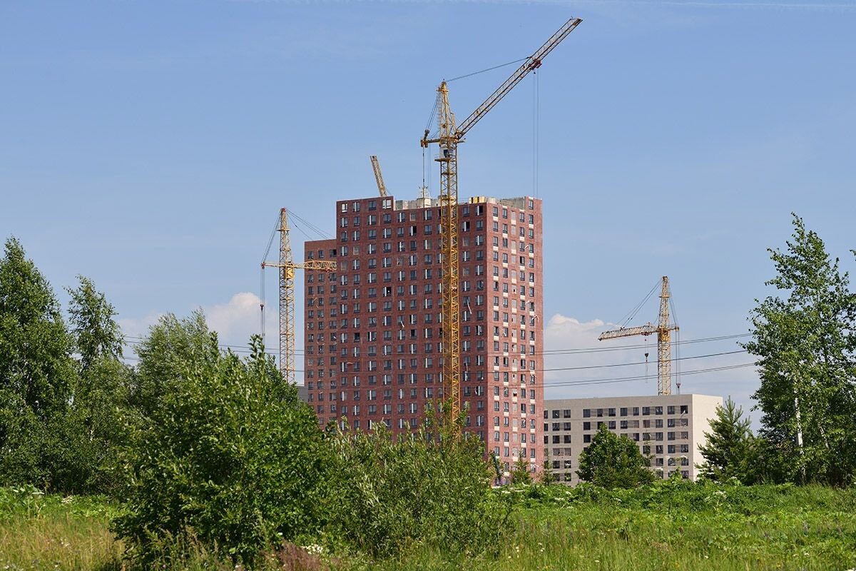 На сайте можно узнать о технологии постройки, типе лифтов и коммуникаций. Источник: Shutterstock📷
