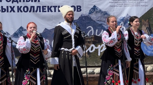 Песня не машет