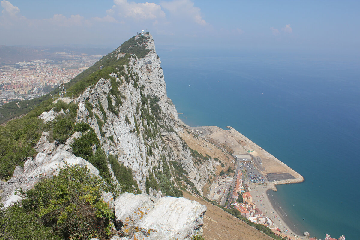 Геркулесовы столбы. Фото из поиска гугл.