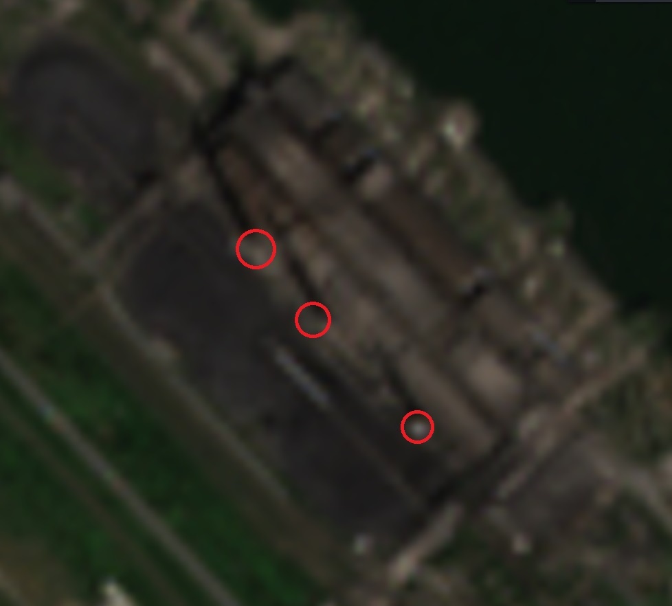 Снимок от 31.07.2024 – дымы от труб (красные кружки) отсутствуют