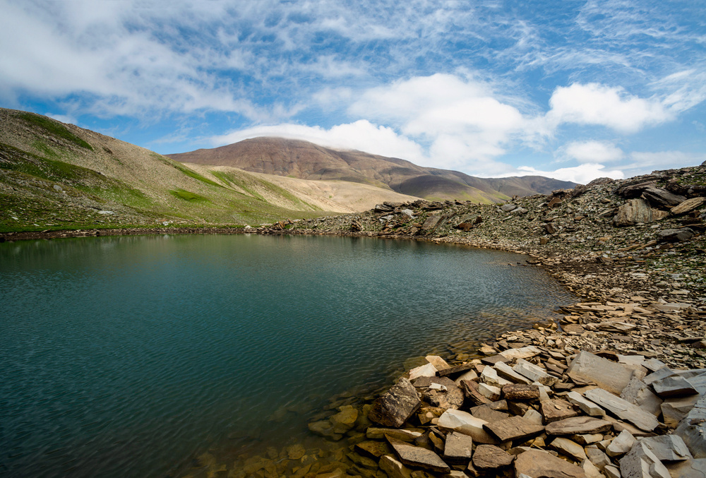 Озеро Готурнохур в предгорьях Бабадага. Фото: Эмиль Халилов