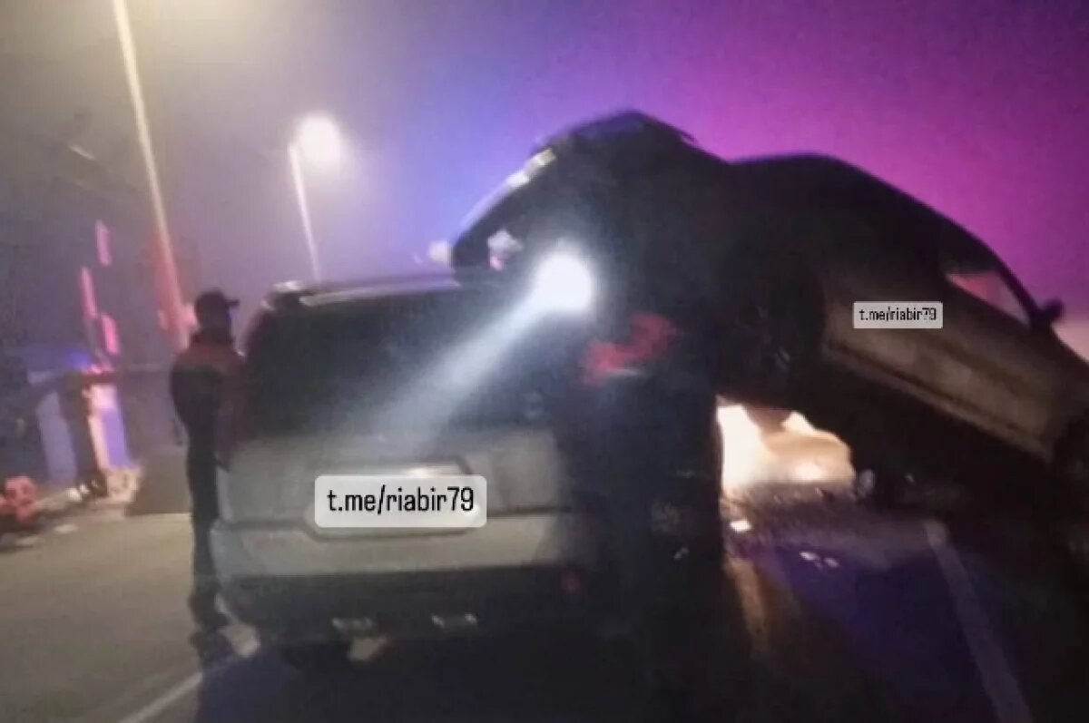    Пьяный гонщик столкнулся с кроссовером в ЕАО рядом с трассой Чита-Хабаровск