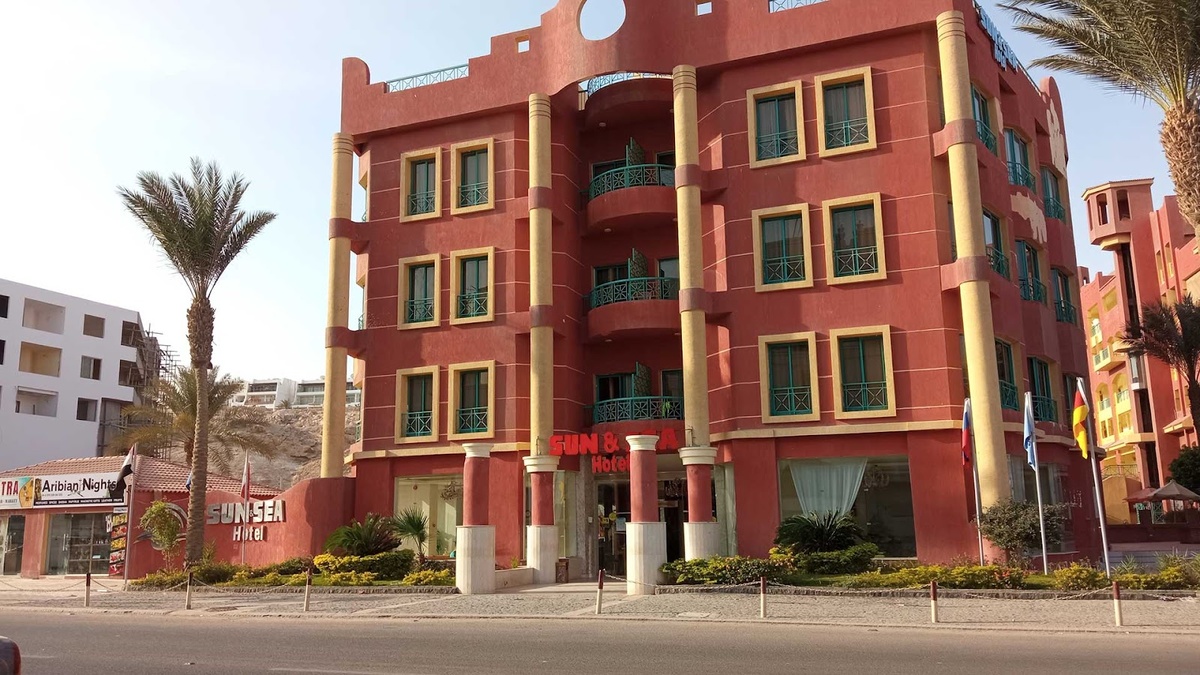 Отель Sun & Sea 3*.