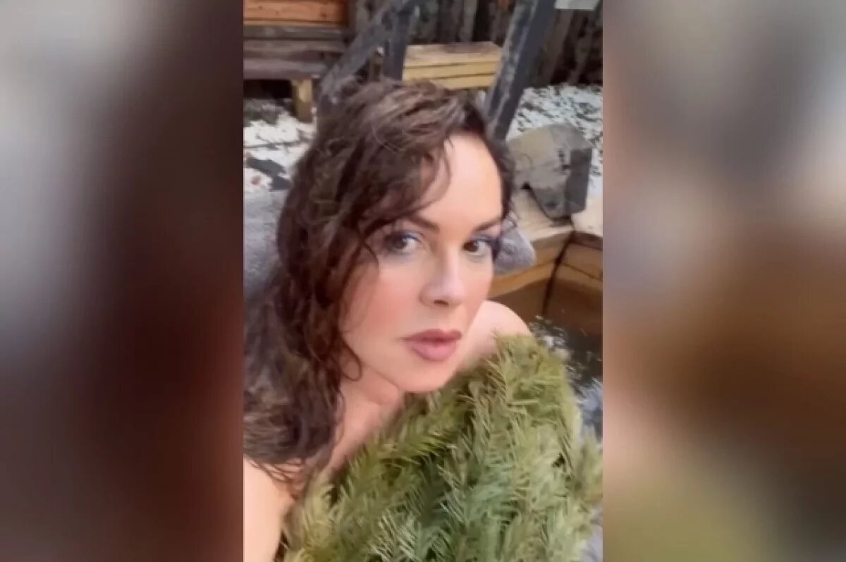   Ведущая Екатерина Андреева сказала, что готова утонуть в алтайских пихтах