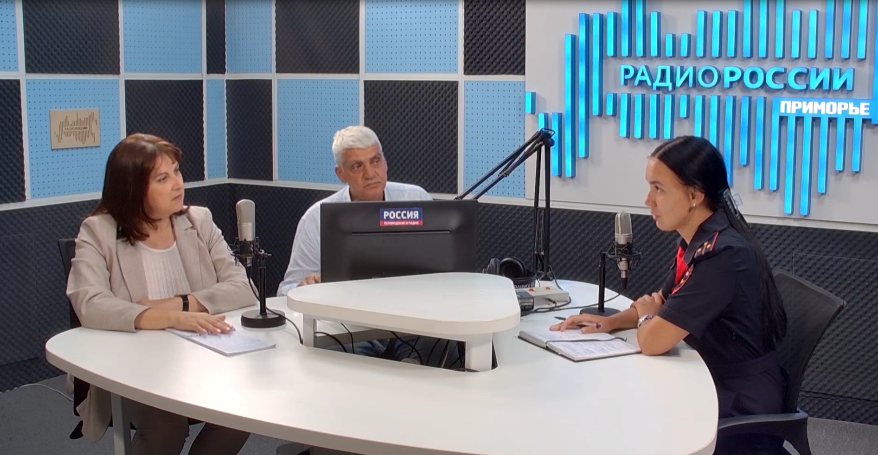  Ольга Романова, Сергей Нелюбин, Наталья Алёнушкина в медиастудии ГТРК "Владивосток"