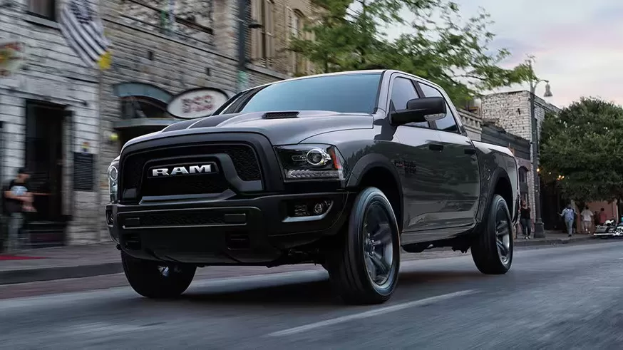 На фото: Ram 1500 Classic 