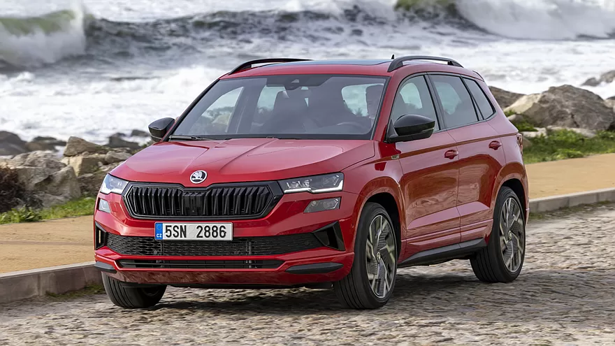 На фото: актуальный кроссовер Skoda Karoq 4x4 Sportline 
